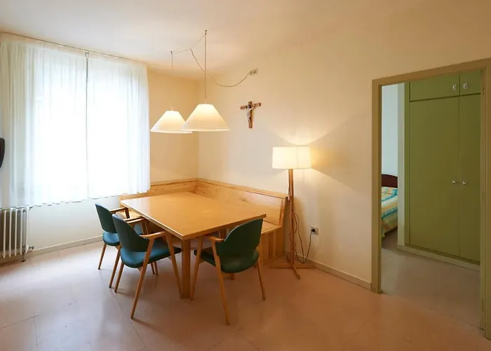 Apartamentos Montserrat Abat Marcet